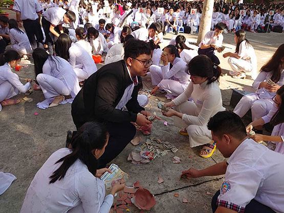 Bội thu “mùa heo đất”