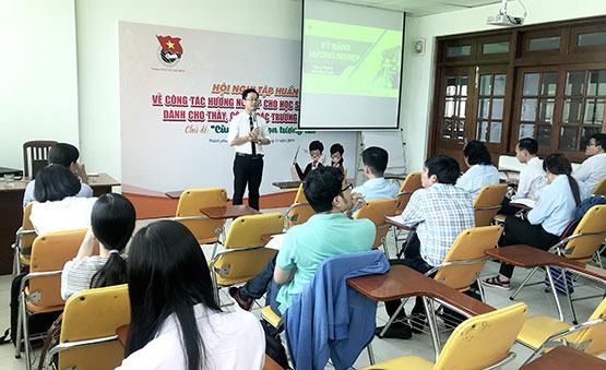 Trang bị kiến thức hướng nghiệp cho giáo viên