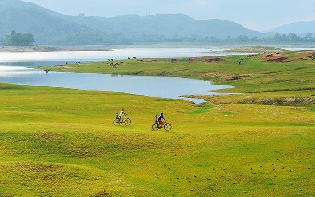 Quảng Nam: Hồ Phú Ninh mùa nước cạn đẹp như tranh vẽ