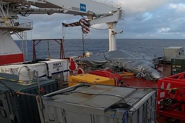 Hải quân Mỹ vớt xác máy bay rơi ở Biển Đông