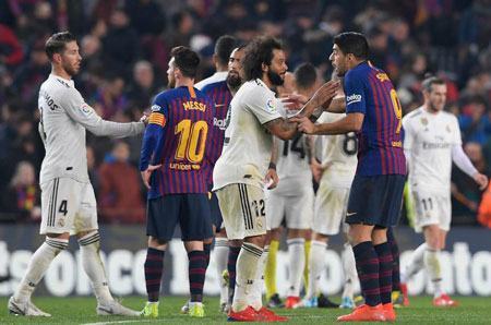 Người hâm mộ lại dài cổ chờ El Clasico?