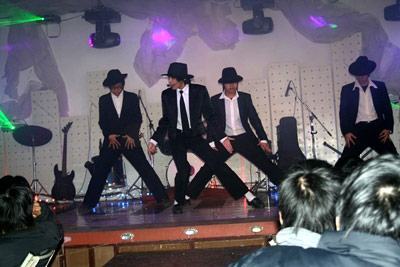 9X làm thêm ở vũ trường