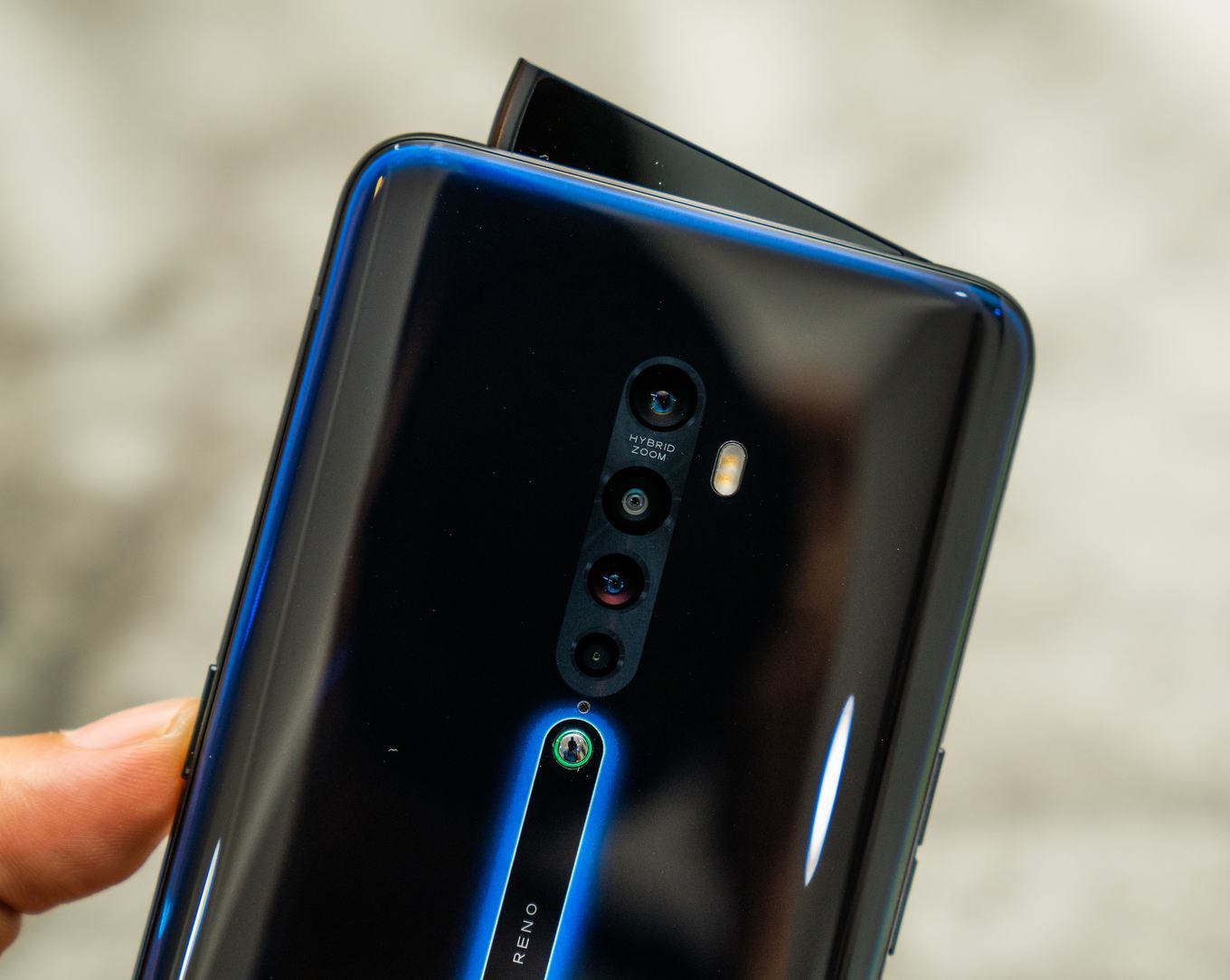 Oppo Reno 2 có giá 16 triệu đồng