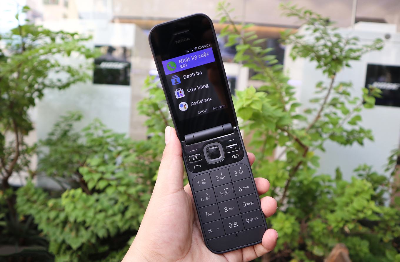 Điện thoại gập giá rẻ của Nokia về Việt Nam