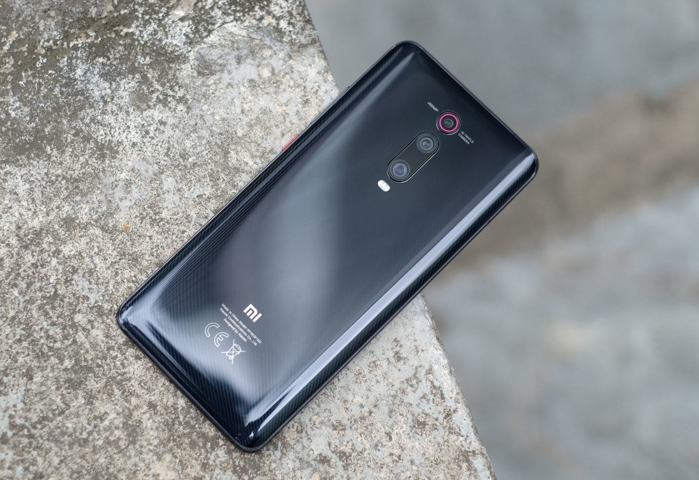 Xiaomi Mi 9T - smartphone viền siêu mỏng giá dưới 10 triệu đồng