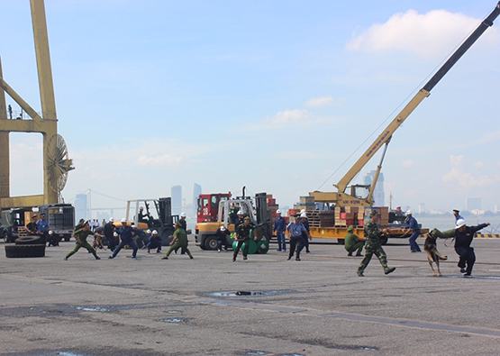 Diễn tập phòng, chống khủng bố cảng biển Đà Nẵng