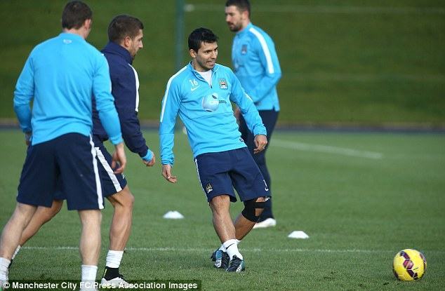 Aguero trở lại, Man City sẵn sàng phế ngôi Chelsea