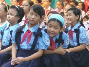 Ai bảo vệ trẻ?