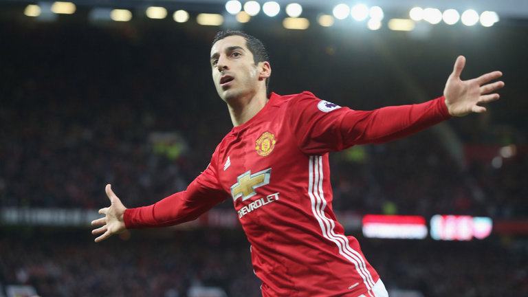 Ai sẽ đá thay Mkhitaryan lúc chấn thương?