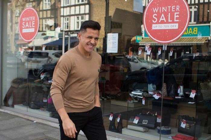 Alexis Sanchez ký 4 năm rưỡi với MU, lương 450.000 bảng/tuần