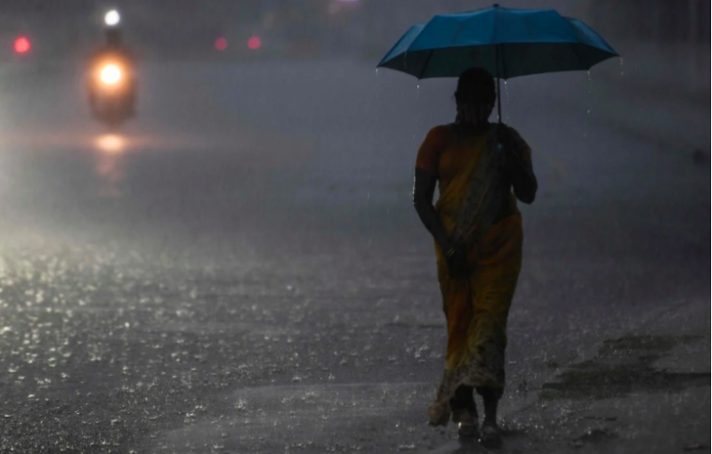 Phụ nữ độc thân thường thấy mình bị cho là lỏng lẻo về mặt đạo đức hoặc cứng đầu, buộc phải chiến đấu một trận chiến gian khổ liên tục chống lại những định kiến ​​của xã hội