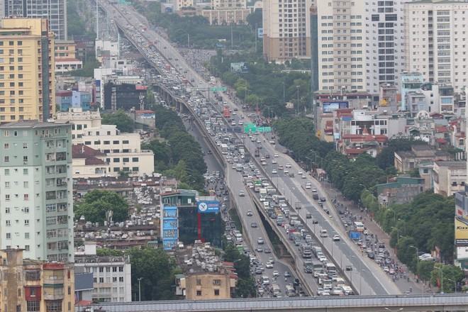 Chậm khép kín vành đai 4 khiến áp lực giao thông đè nặnglên tuyến vành đai 3 Hà Nội  /// ẢNH: PHẠM HÙNG