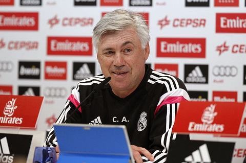 Ấn định ngày Carlo Ancelotti đến Manchester
