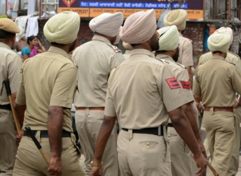 Ấn Độ bắt 6 người nghi hiếp dâm tập thể thiếu nữ 17 tuổi