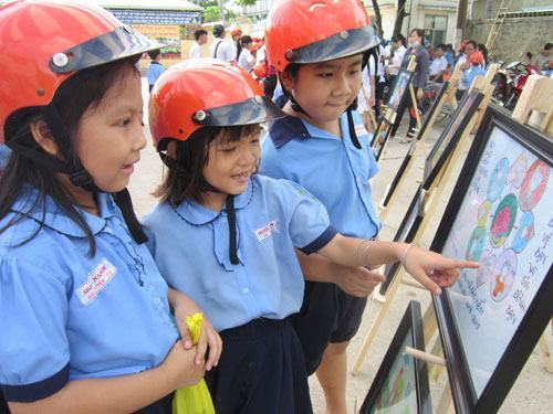 Học ATGT qua vẽ tranh, viết cảm nhận