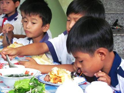 “Ăn trưa ở trường vừa vui vừa ngon”