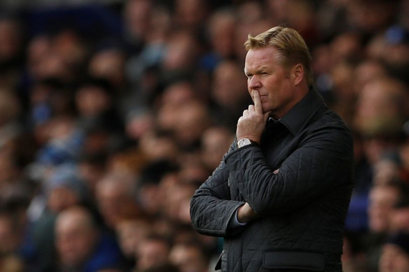 “Án tử” treo lơ lửng, HLV Koeman nói gì?