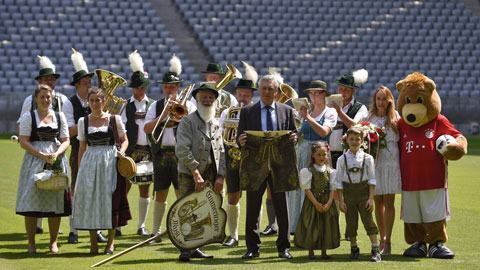 HLV Ancelotti ra mắt Bayern