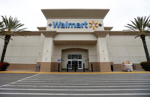 Walmart là ông lớn trong ngành công nghiệp bán lẻ. Ảnh: Reuters