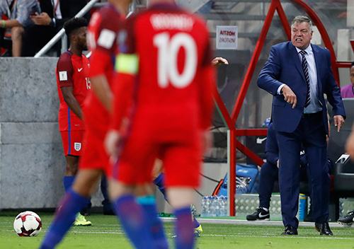 anh-thang-tran-dau-duoi-trieu-dai-sam-allardyce-1