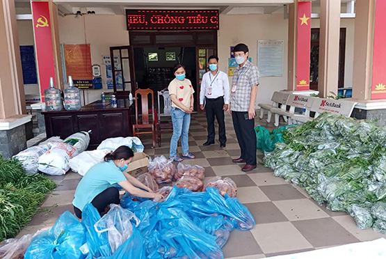 Những sẻ chia giữa ngày gian khó