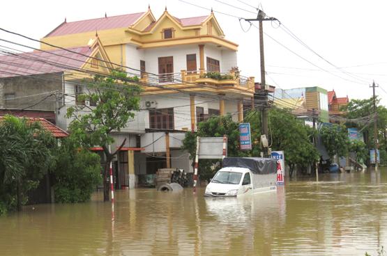 Mưa lũ ở miền Trung: Hàng chục người chết, mất tích và bị thương