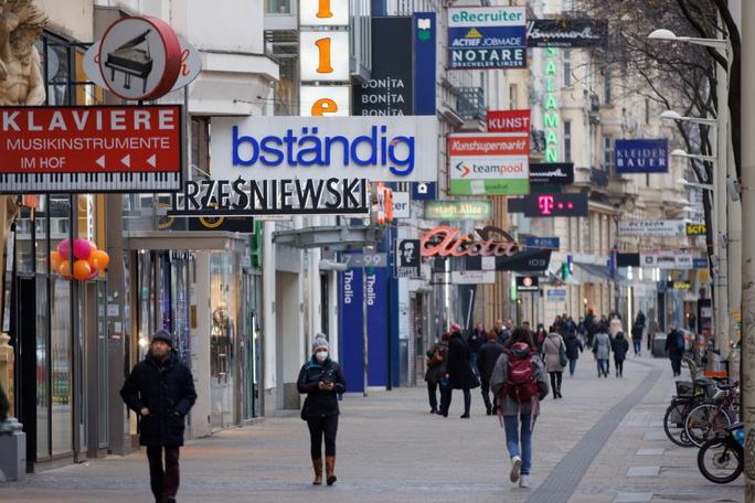 Áo “tất tay” với người không chịu tiêm vắc-xin Covid-19