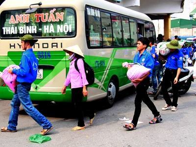 Áo xanh và trà đá tiếp sức mùa thi