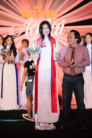 Lan tỏa tình yêu với  áo dài