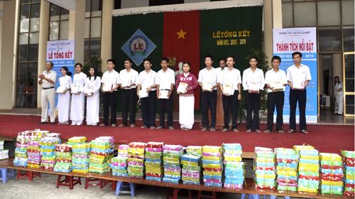 Áp lực trường chuyên: Những áp lực “từ trên xuống”