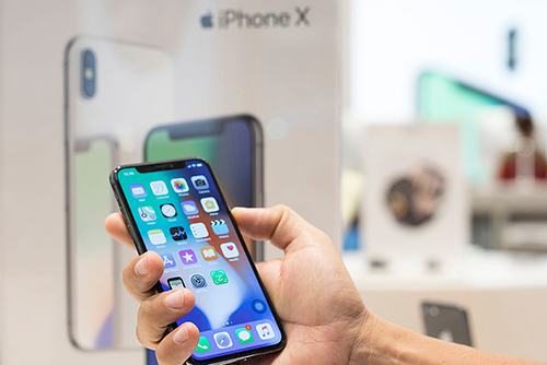 Apple lại sản xuất iPhone X bởi XS bán kém