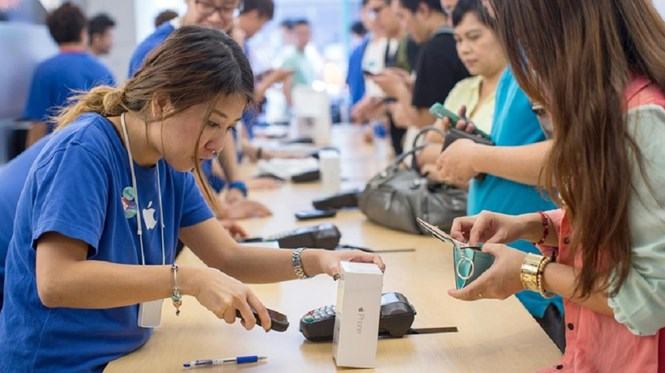 Bên trong Apple Store /// Bloomberg