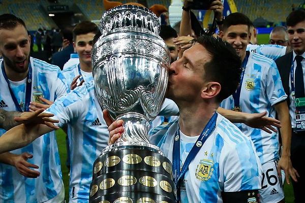 Argentina triệu tập Messi, PSG rơi vào thế khó xử