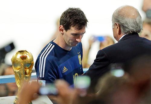 argentina-va-ganh-nang-vinh-quang-o-copa-america-2016-1