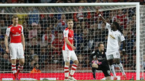 Arsenal 0-1 Swansea: Tan mộng á quân