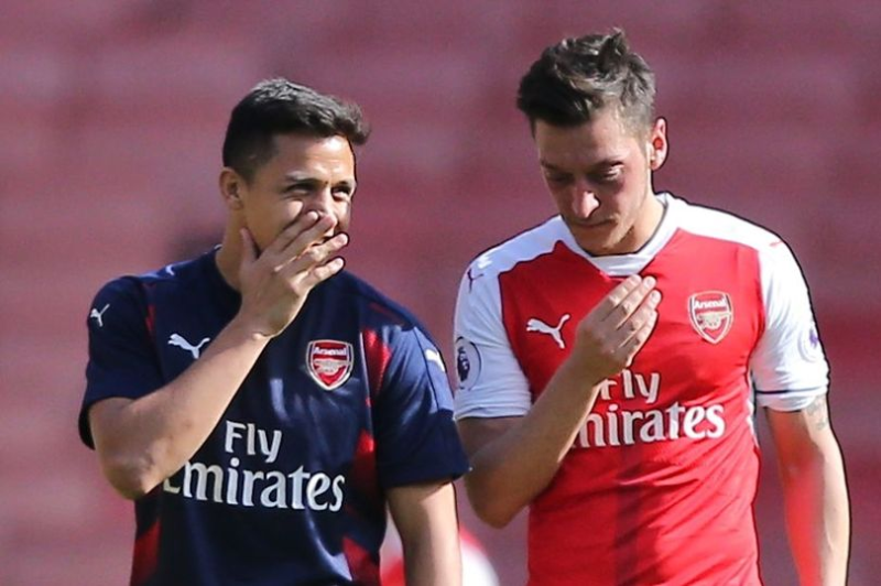 Arsenal đánh cú chót, nâng lương khủng giữ Sanchez, Ozil