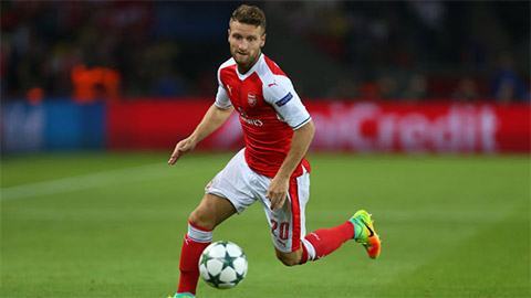 Arsenal đón Mustafi trở lại ở trận gặp Crystal Palace