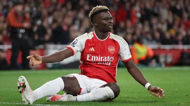 Arsenal muốn trọng tài Premier League bảo vệ Bukayo Saka