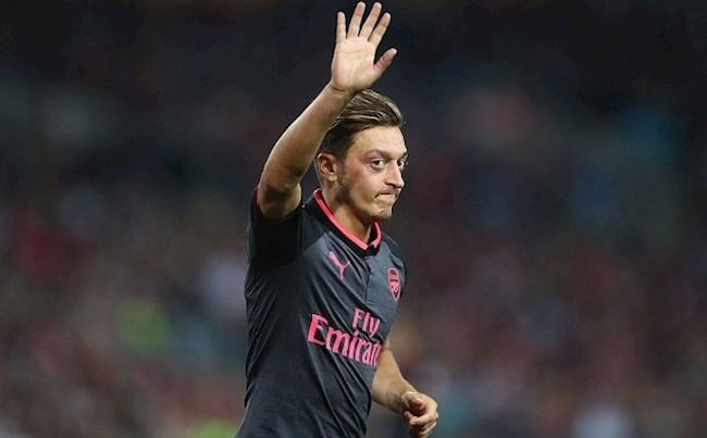 Arsenal thanh lý thành công Mesut Ozil?