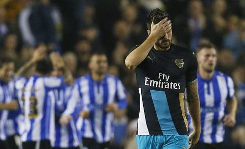 arsenal-thua-tham-o-vong-bon-cup-lien-doan