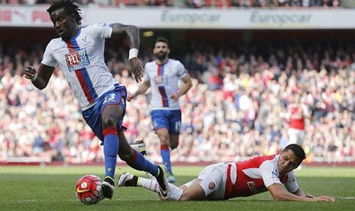 arsenal-tut-xuong-thu-tu-o-ngoai-hang-anh