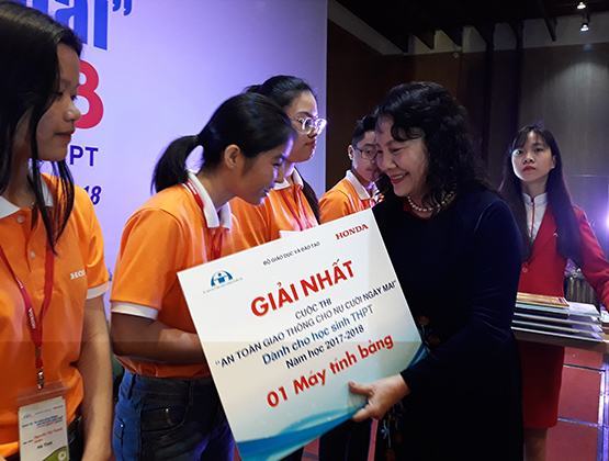 Hơn 2,4 triệu HS tham gia ATGT cho nụ cười ngày mai