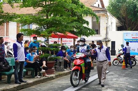 Trang bị kỹ năng ATGT cho sinh viên ĐH tài nguyên Môi trường TP.HCM