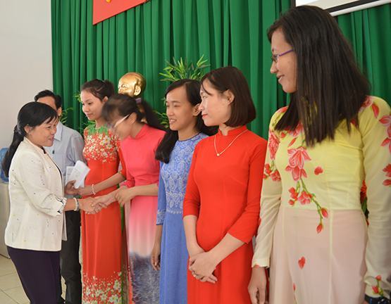 Đem xuân đến GV ngoại thành