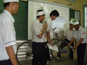 Bài 1: Câu lạc bộ học thuật Gia Định: Sân chơi thực nghiệm thiết thực