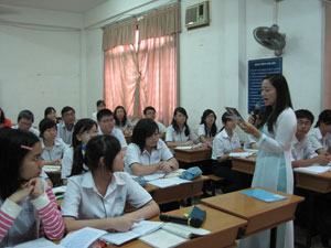 Bài dự thi giải quyết tình huống giáo dục lần XI: Học cách quản lí của hai hiệu trưởng thế nào?