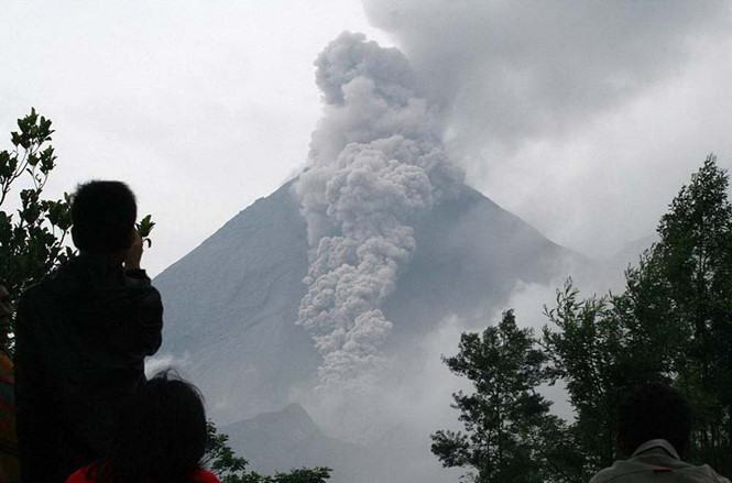 Núi lửa Agung sẵn sàng phun trào bất cứ lúc nào /// Reuters