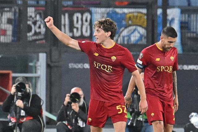 Bán kết Europa League: AS Roma của Mourinho tiến thêm bước đến chức vô địch