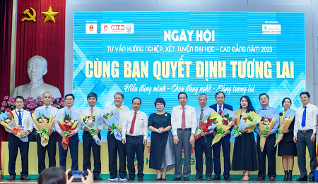 Cuối tuần 14/1 đi đâu: Hãy đến ngày hội “bùng nổ thông tin” hướng nghiệp – tuyển sinh tại trường ĐH Sư phạm Kỹ thuật TP.HCM