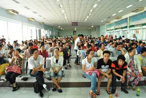Bán vé tàu Tết Ất Mùi 2015 qua mạng: Vẫn còn nhiều sự cố xảy ra